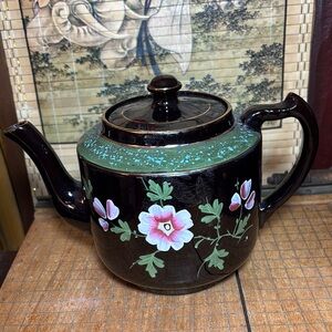 Gibsons, England Ceramic Teapot White Pink Floral on Black 9”Lx6.35”Hx5.5”D EVC
